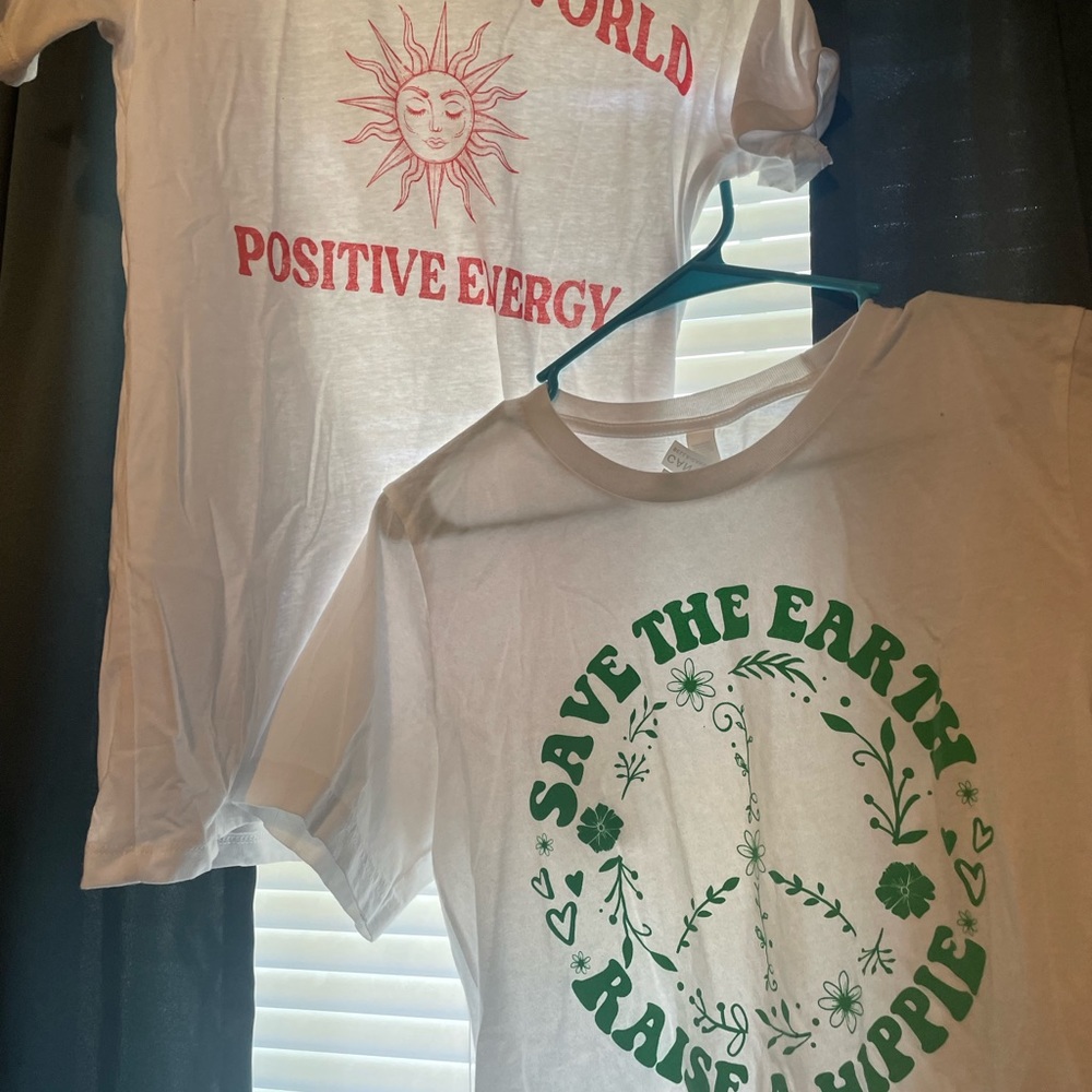 2 Women’s Shirts